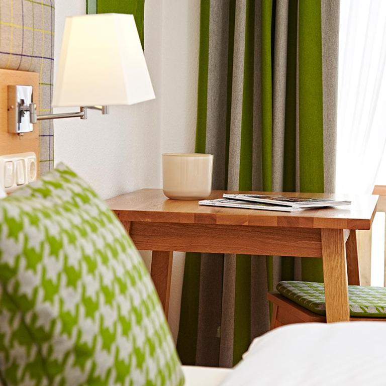 Alpenflair Ferienwohnungen Gästehaus Hilbrand Whg 313,314,215 - Apartment mit 2 Schlafzimmern - 5