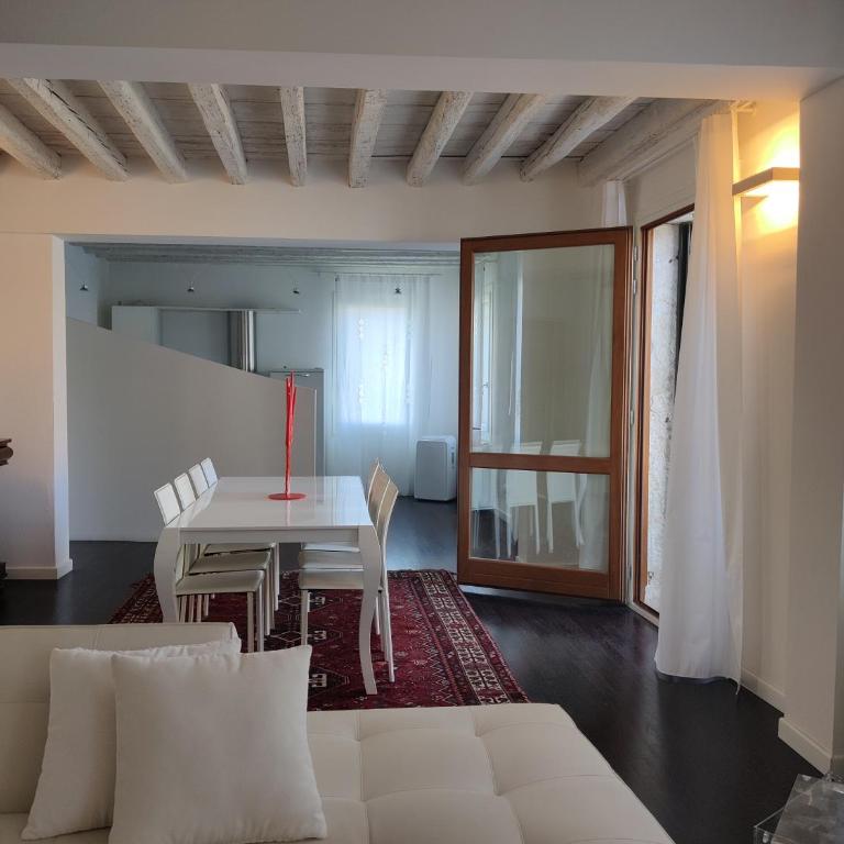 Ada Canal House VISTA CANALE - Appartamento con 2 Camere da Letto - 2