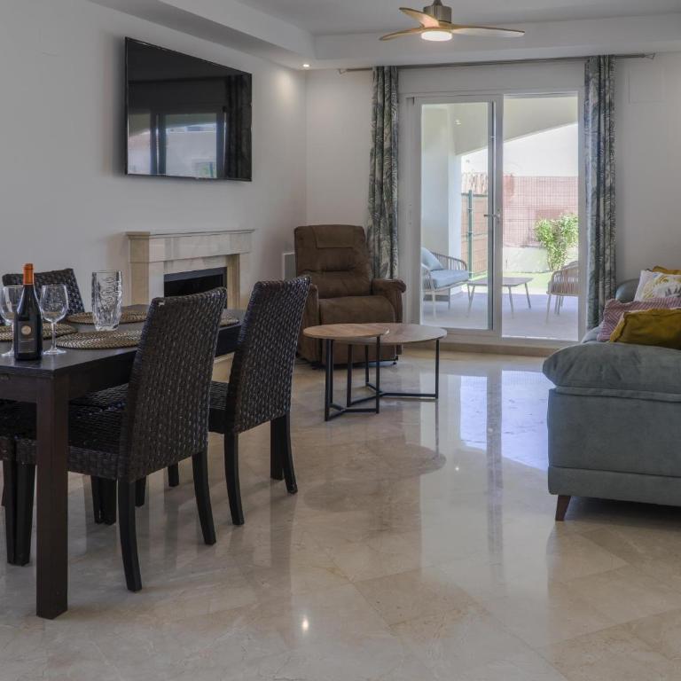 Magic Corner on Golden Mile - Apartment - 6