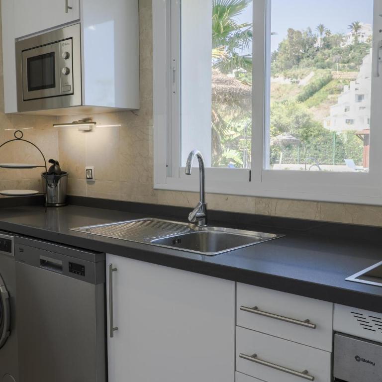 Magic Corner on Golden Mile - Apartment - 9