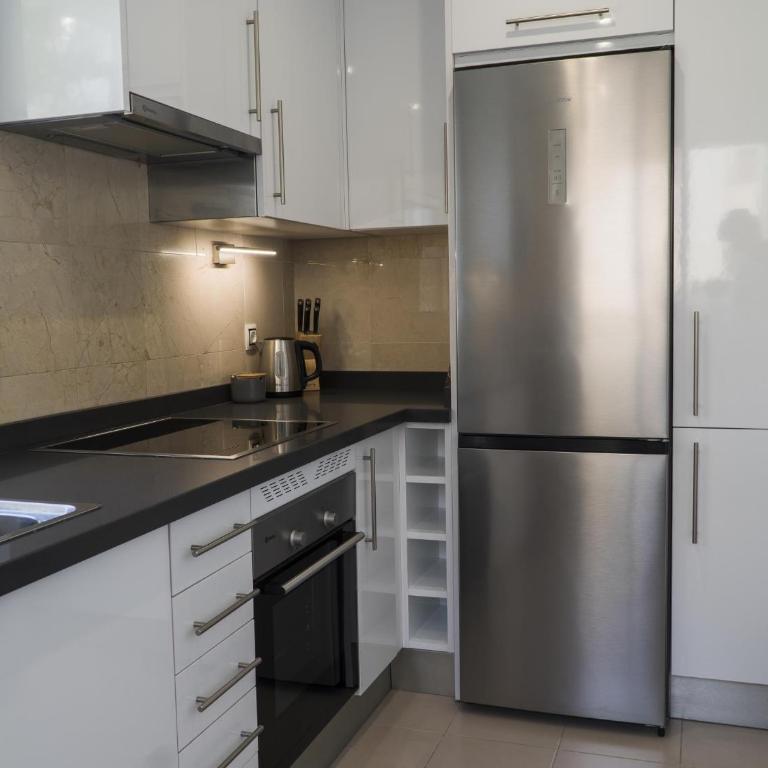 Magic Corner on Golden Mile - Apartment - 10