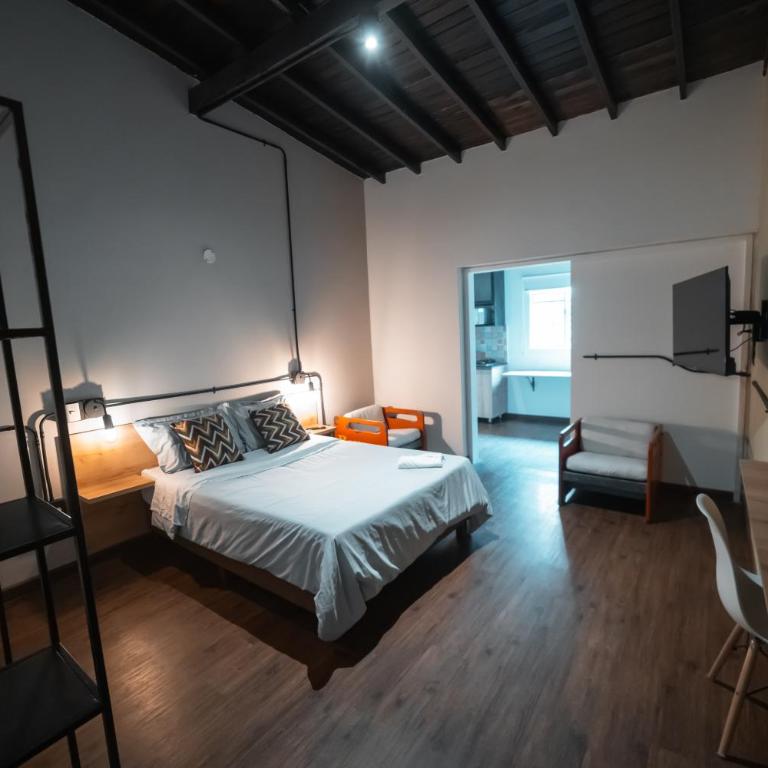 Loft equipado en Poblado cerca de Envigado FRN107 By Roots Rentals - One-Bedroom Apartment - 2