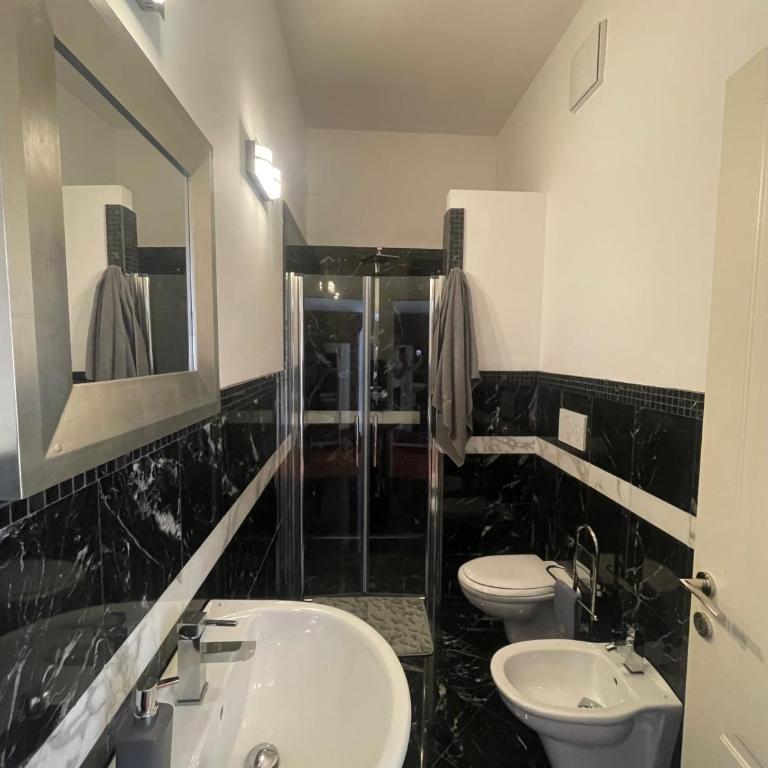 Villa Bianca a few steps by the sea with exclusive garden & jacuzzi - Apartment - 23