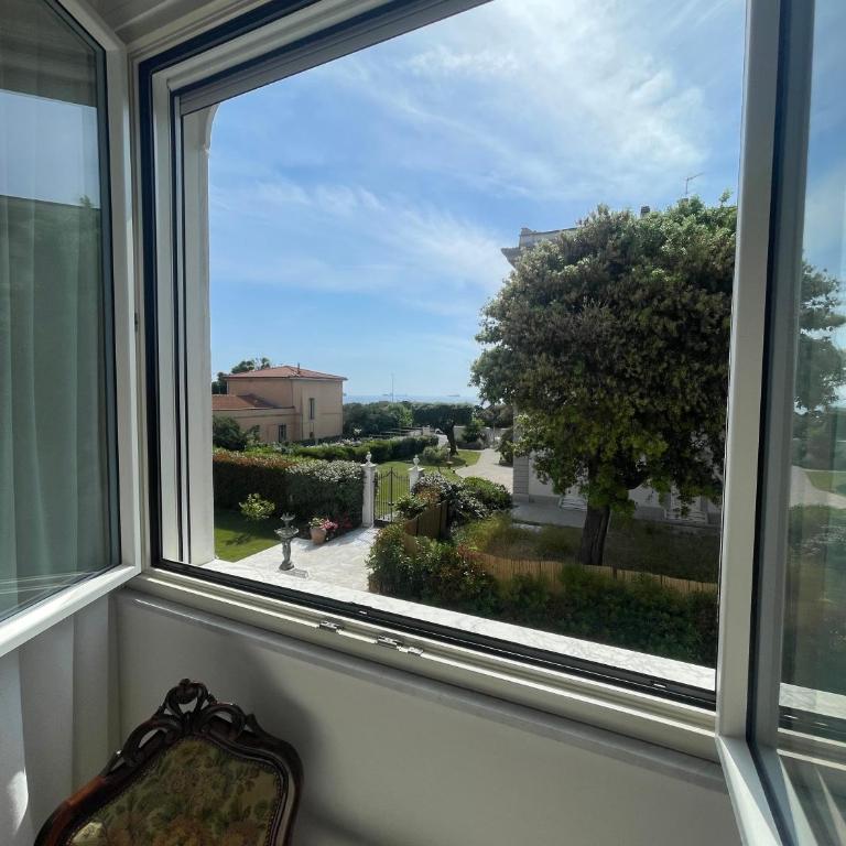 Villa Bianca a few steps by the sea with exclusive garden & jacuzzi - Apartment - 16