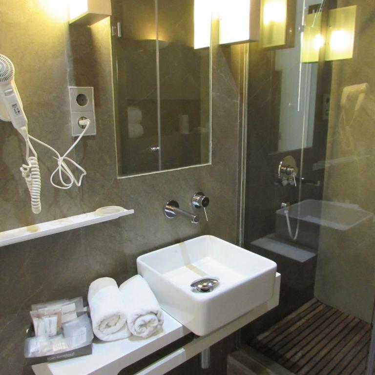 Shine Albayzín - Superior Double or Twin Room with with Alhambra View - 3