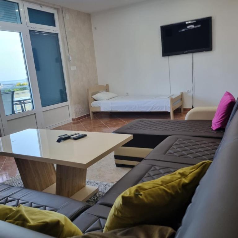 Apartmani Ani - Two-Bedroom Apartment - 11