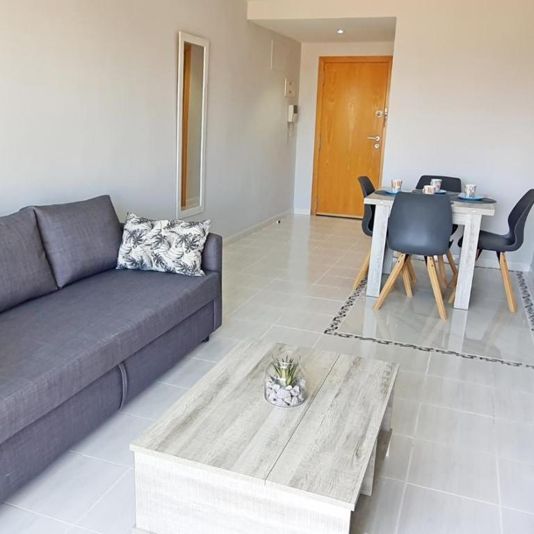 UNIVERSIDAD DEL MAR - Alquiler solo familias - Apartamento de 2 dormitorios - 4
