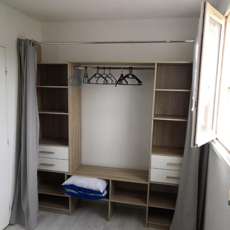 plage, agréable, refait à neuf, top lit, hôte réactif, terrasse, soleil, paisible. - Appartement 1 Chambre - 13