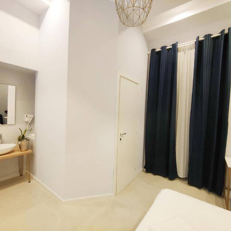 B&B Numero5 - Camera Matrimoniale Deluxe con 1 Letto Supplementare - 8