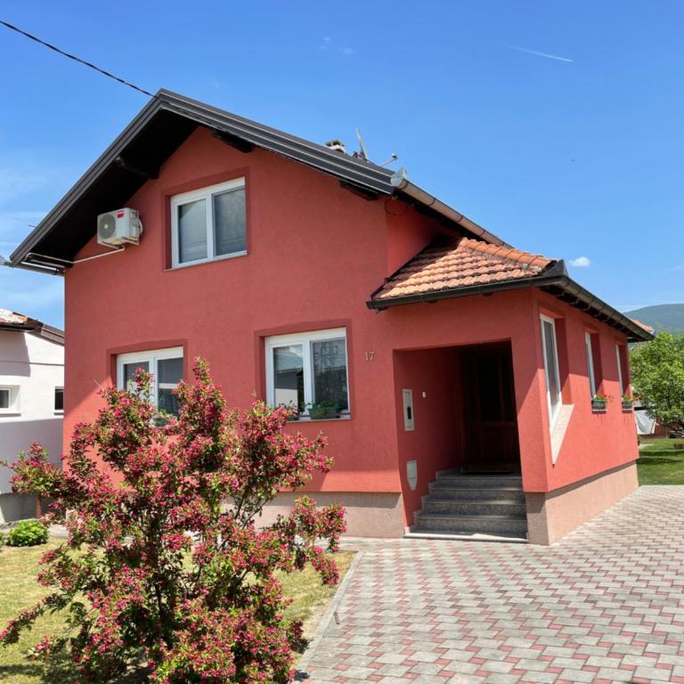 ENNI - Two-Bedroom House - 8