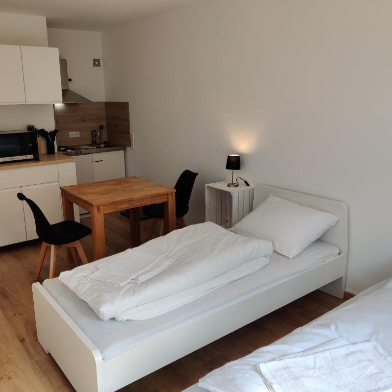 Schicke Wohnungen in Stadtnähe - Studio 8 with 2 single beds and terrace - 15