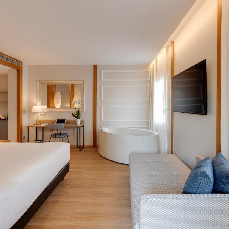 Hotel Boutique Mirlo Barcelona - King Room with Spa Bath - 3