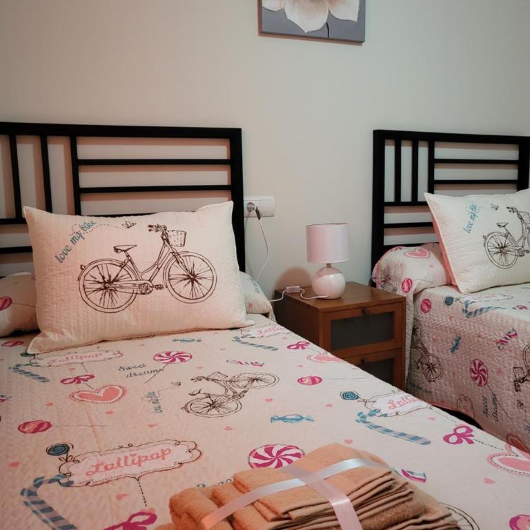 ¡Bajo extraordinario con vistas a la piscina y terraza! - Apartamento de 2 dormitorios - 20