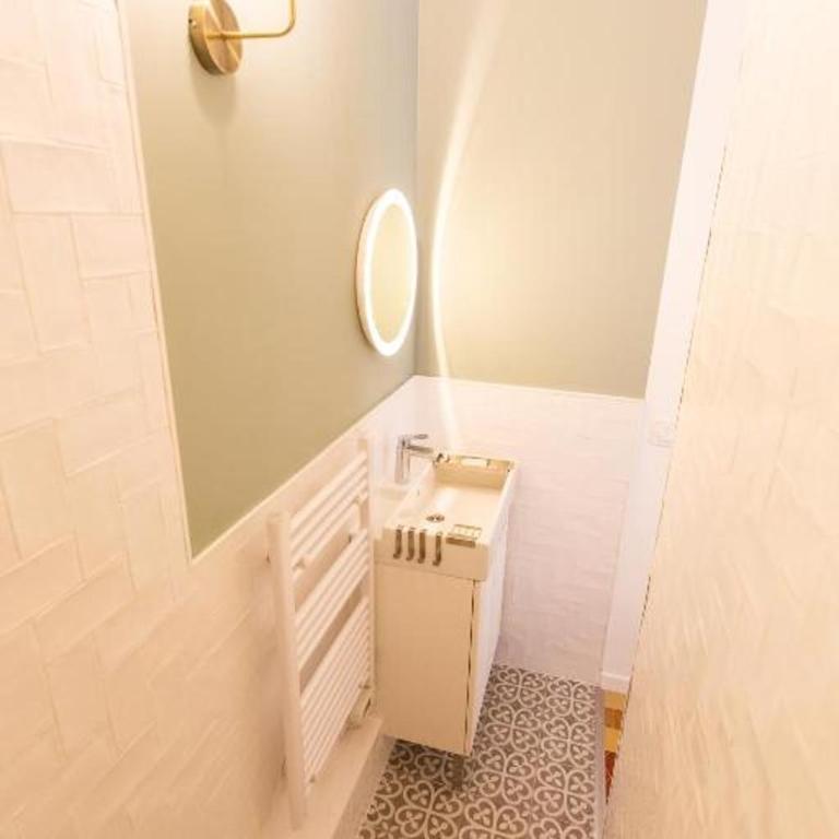 3 min à pied de la gare St Charles - 3 chambres avec Clim, SDB et TV - Appartement 3 Chambres - 11