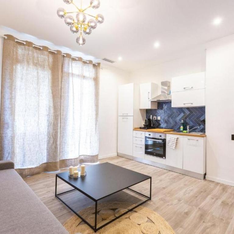 3 min à pied de la gare St Charles - 3 chambres avec Clim, SDB et TV - Appartement 3 Chambres - 8