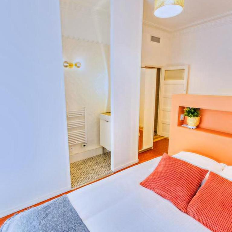 3 min à pied de la gare St Charles - 3 chambres avec Clim, SDB et TV - Appartement 3 Chambres - 6