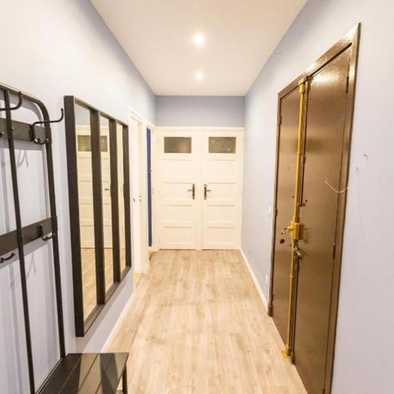 3 min à pied de la gare St Charles - 3 chambres avec Clim, SDB et TV - Appartement 3 Chambres - 24