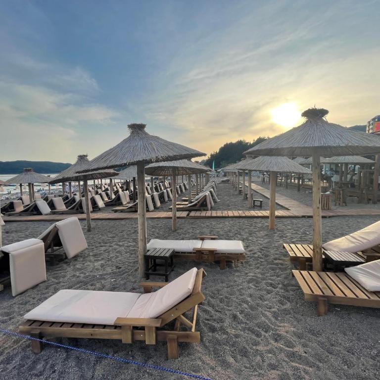 Apartment "Gluecks-Griff" inside "Becici Sunset Apartments" - Apartman sa 2 Spavaće Sobe - 19