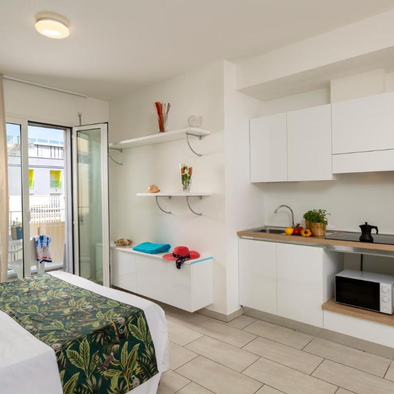 Rubino Smart Stay - Ideale per ragazzi - a 100m dal Mare - P r a t u r e c c i Group - Monolocale con Balcone - 4