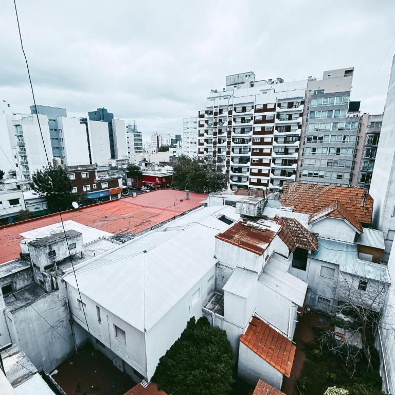Depto moderno a cuadras del mar frente a Shopping Aldrey - Studio Apartment - 15