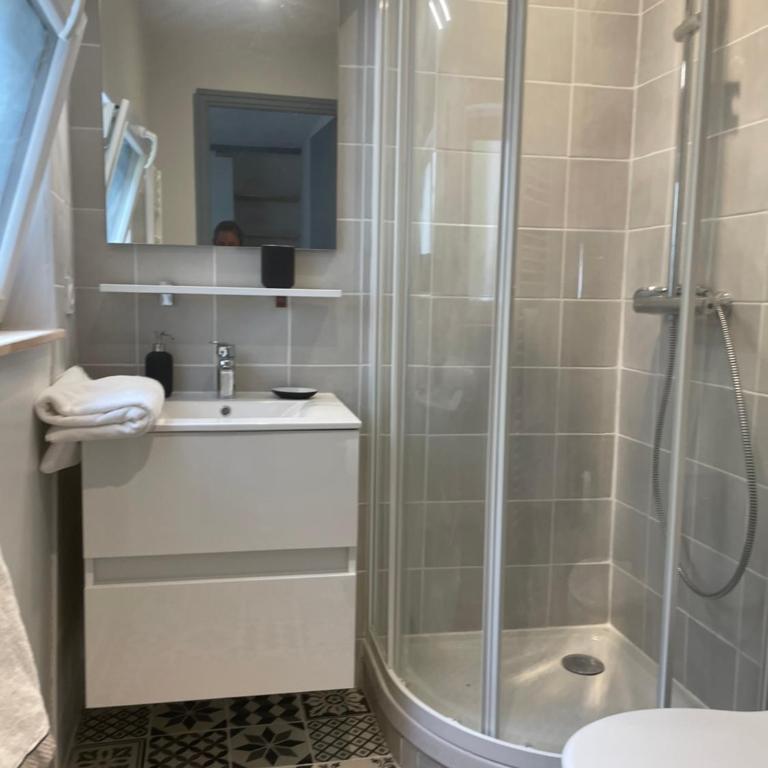 Bel appartement T3 au 1er étage avec cour intérieure au RDC - Villa Marie - Appartement 2 Chambres - 20