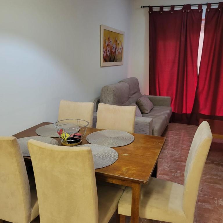 ¡Bajo con terraza y patio con vistas a la piscina comunitaria! - Apartamento de 2 dormitorios - 38