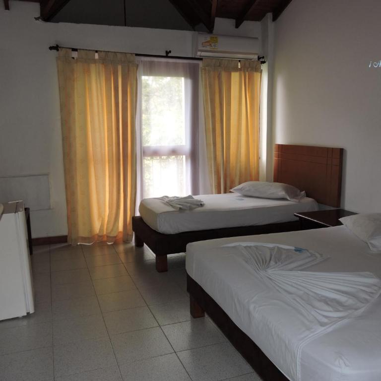 Hotel y Restaurante Mesón del Gitano - Twin Room with Garden View - 3