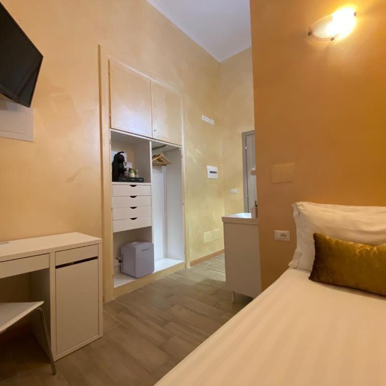 Trinity Luxury Rooms - Camera Singola con Bagno Privato - 3