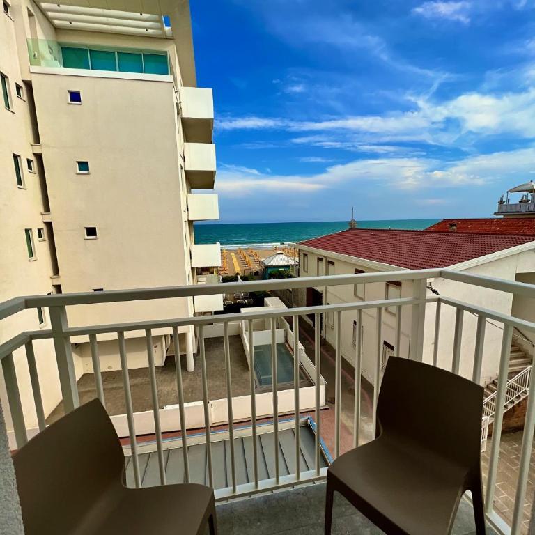Hotel Terramare - Camera Matrimoniale Deluxe con Balcone e Vista Mare - 1
