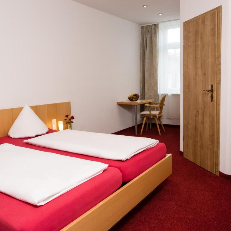 Gasthof zum Hirsch - Doppelzimmer mit eigenem Bad - 2