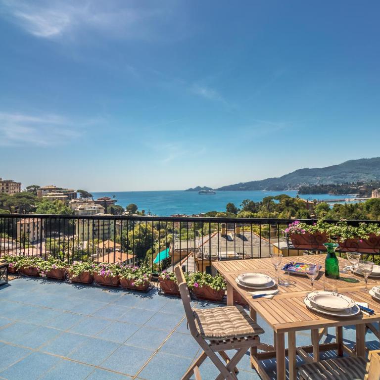 SUPER ATTICO Vista Mare e Ampia Terrazza - Appartamento con 3 Camere da Letto - 35