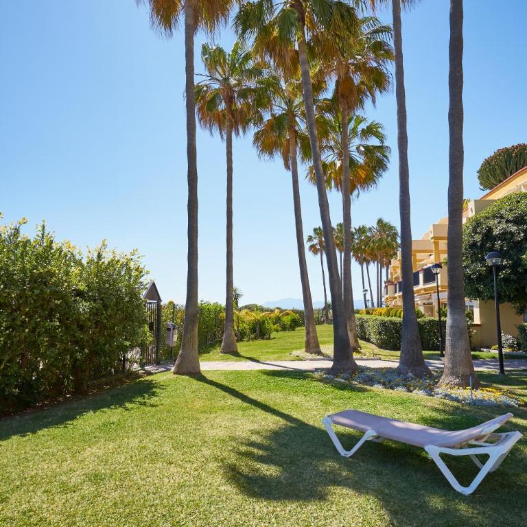 Honeymoon Corner Suite, sun-all-day terrace on the best beach of Marbella - Studio Apartment with Sea View - 18
