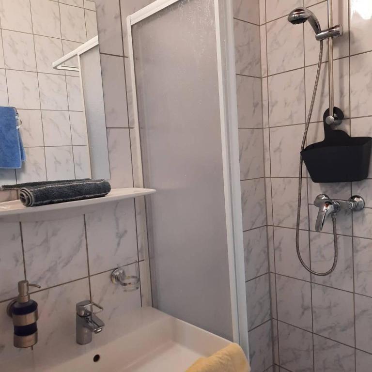 Pension Horvath - Familienzimmer mit Bad - 4
