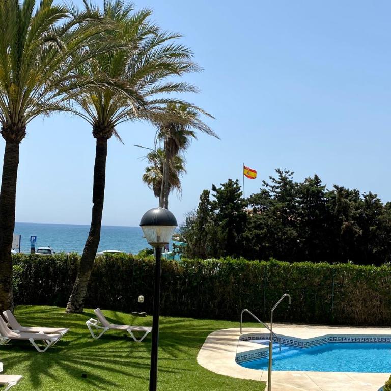 Honeymoon Corner Suite, sun-all-day terrace on the best beach of Marbella - Studio Apartment with Sea View - 24