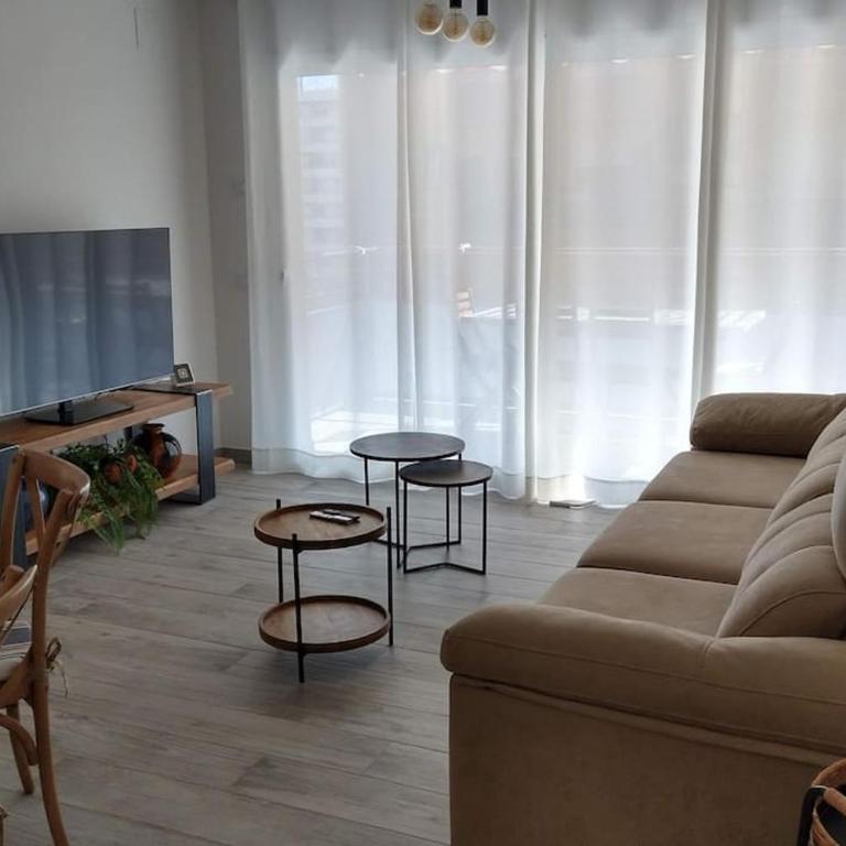 Precioso apartamento a 250 metros de la playa. - Apartamento - 5