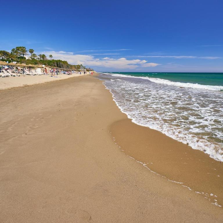 Honeymoon Corner Suite, sun-all-day terrace on the best beach of Marbella - Studio Apartment with Sea View - 35