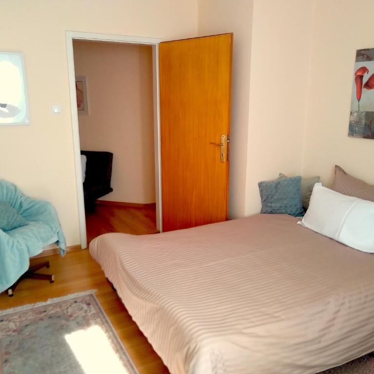Sandrea I Apartment - Two-Bedroom Apartment - 4