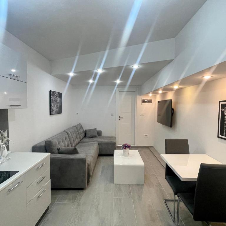 Apartment Diamond -modern and lovely seaside studio apartment - One-Bedroom Apartment - 1