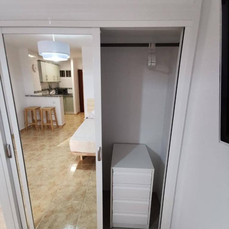 Benalmádena Estudio Holidays Hercules - King Studio with Sofa Bed - 8