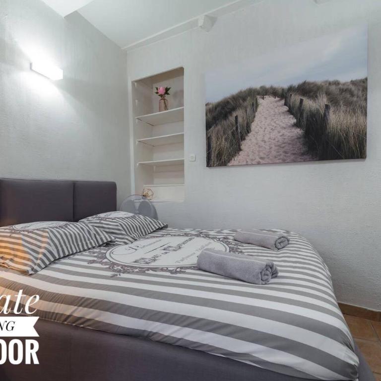 PRIVATE BUILDING, 4 APTS, UNIQUE AT NICE- OLD TOWN - Maisonnette - 5