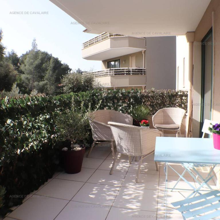 Bel appartement T3 avec terrasse à Cavalaire-sur-Mer - FR-1-100-270 - Apartment - 1