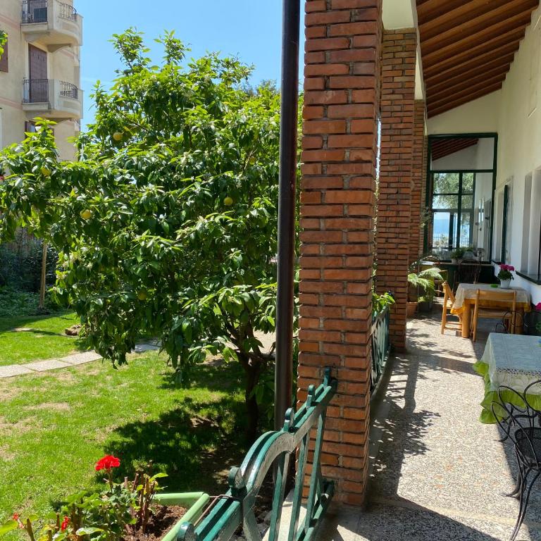 Casa vacanze Gabbianella villa con giardino lungolago Maderno - Casa Vacanze - 38