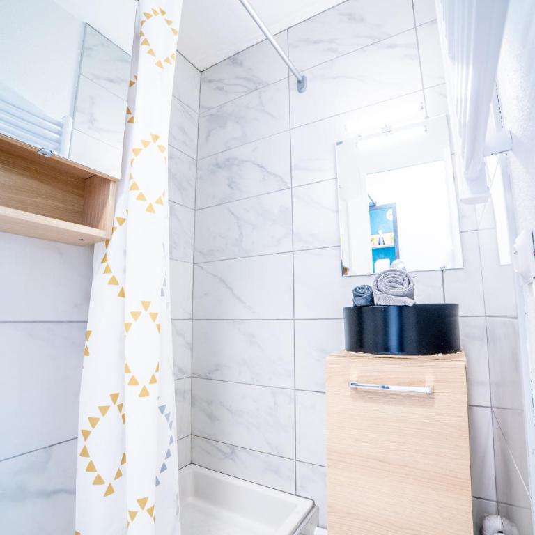 LENA STUDIO - LA GRANDE MOTTE - PLAGE - CENTRE VILLE - 50m PORT - CONFORT - Studio - 13