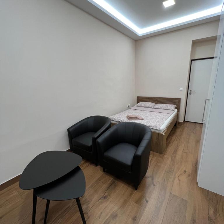 902 Apartments - One-Bedroom Apartment - 9
