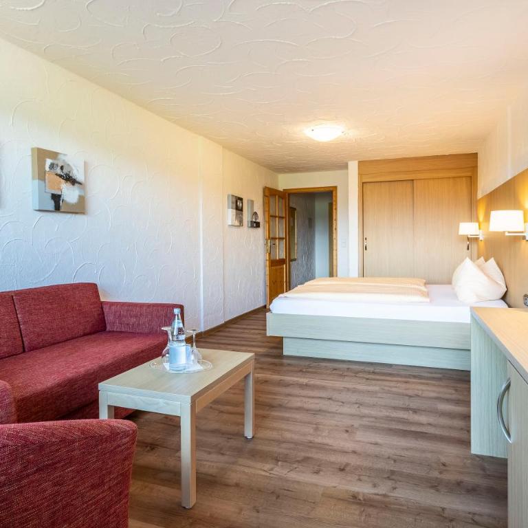Landhotel Seeg - Superior Doppel- oder Zweibettzimmer mit Gartenblick - 4
