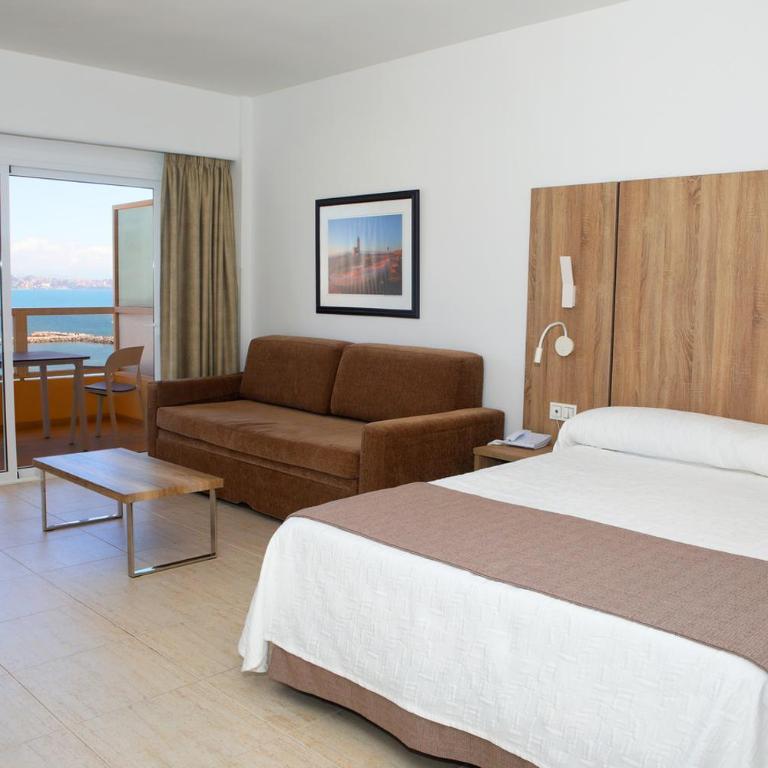 Hotel Apartamentos Pyr Fuengirola - Estudio Superior con vistas parciales al mar - 1