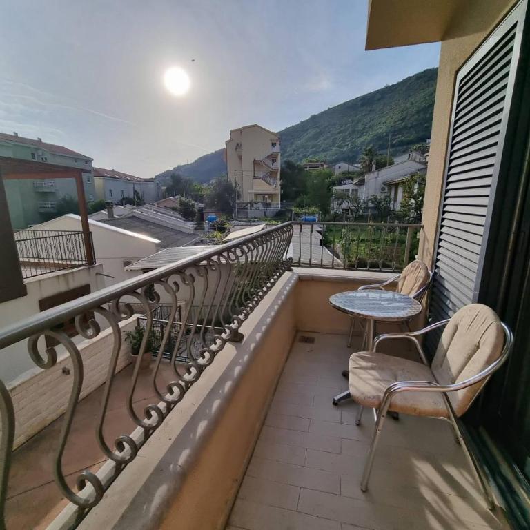 Apartmani Petrovac - One-Bedroom Apartment - 1