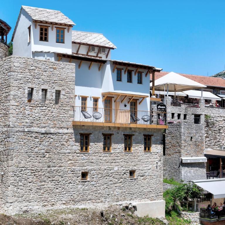 Villa Gunga - Family Room with Balcony - 6
