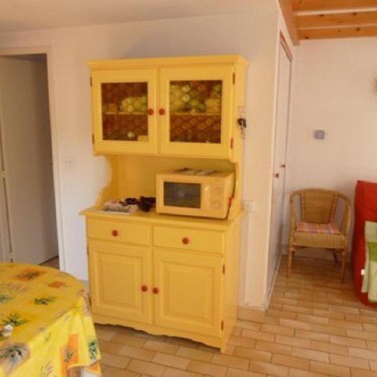 VILLA MITOYENNE DANS UNE RESIDENCE CALME AVEC PISCINE PARKING - FR-1-607-33 - Villa - 4