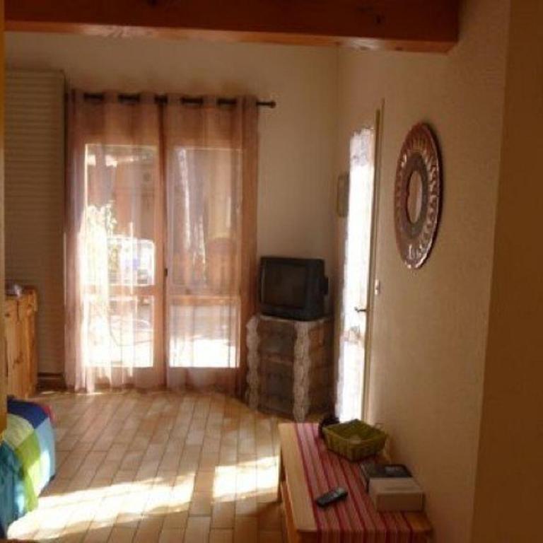 VILLA MITOYENNE DANS UNE RESIDENCE CALME AVEC PISCINE PARKING - FR-1-607-33 - Villa - 5